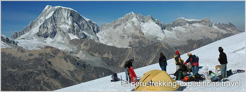 Peru: Expedition Nevado Tocllaraju (6034 m), north west ridge normal route or direct west face 60° - 75° degrees