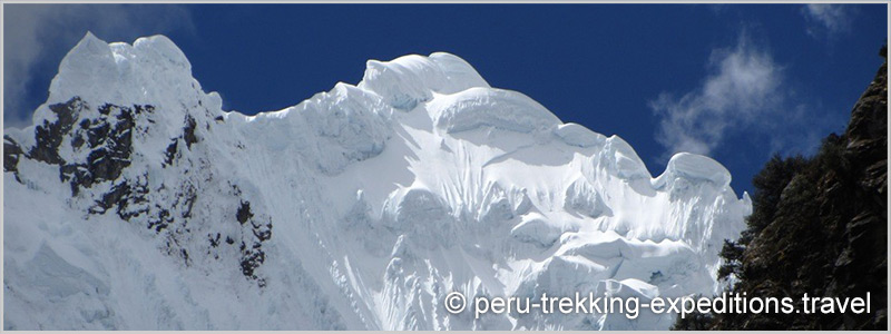 Peru: Trekking Santa Cruz and challenge the highest pass in the circuit Punta Union (4750 m)