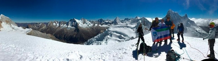 Photo ©: 7 Summits Club on the top of Nevado Pisco