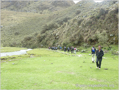 Peru: Trekking Laguna 69 Adventure over (4650 m)