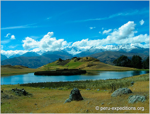 Peru: Trekking Laguna Wilcacocha Adventure over (3725 m) 
