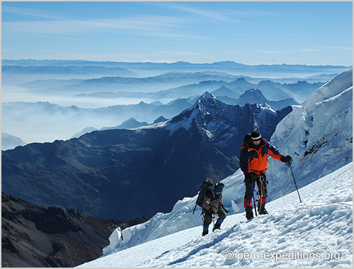 Peru: Expedition Nevados Urus (5495m), Ishinca (5530m) and Tocllaraju (6034m)-&-Huascaran (6768 m)