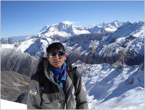 Peru: Trekking Quilcayhuanca - Crossing Cojup & Climb Nevado Ishinca (5530 m)
