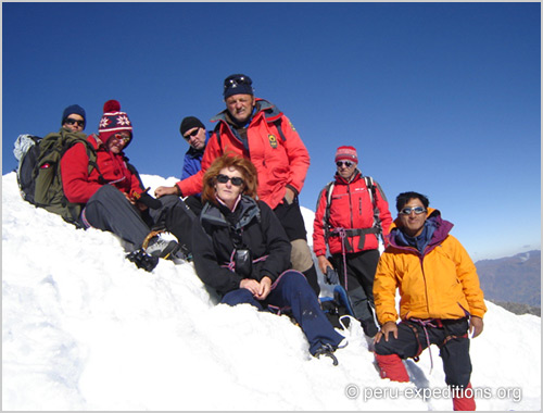 Peru: Trekking Quilcayhuanca - Crossing Cojup & Climb Nevado Ishinca (5530 m)