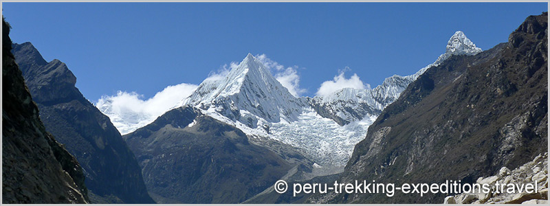 Peru: Trekking to Laguna Churup (4450 m)