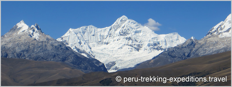 Peru: Trekking Laguna Wilcacocha Adventure over (3725 m)