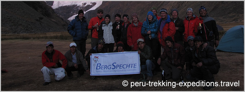 Peru: Trekking Huayhuash Climb Nevado Diablo Mudo (5350 m) & Climbing Nevado Vallunaraju (5686 m) 