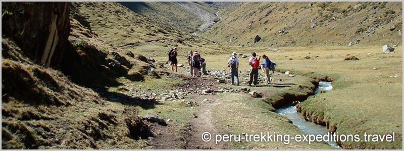 Peru: Trekking Salkantay to Machu Picchu, the highest pass (4600 m)